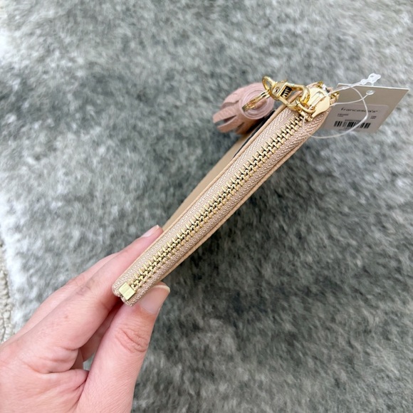 NWT Francesca’s Zipper Pouch - Picture 4 of 10